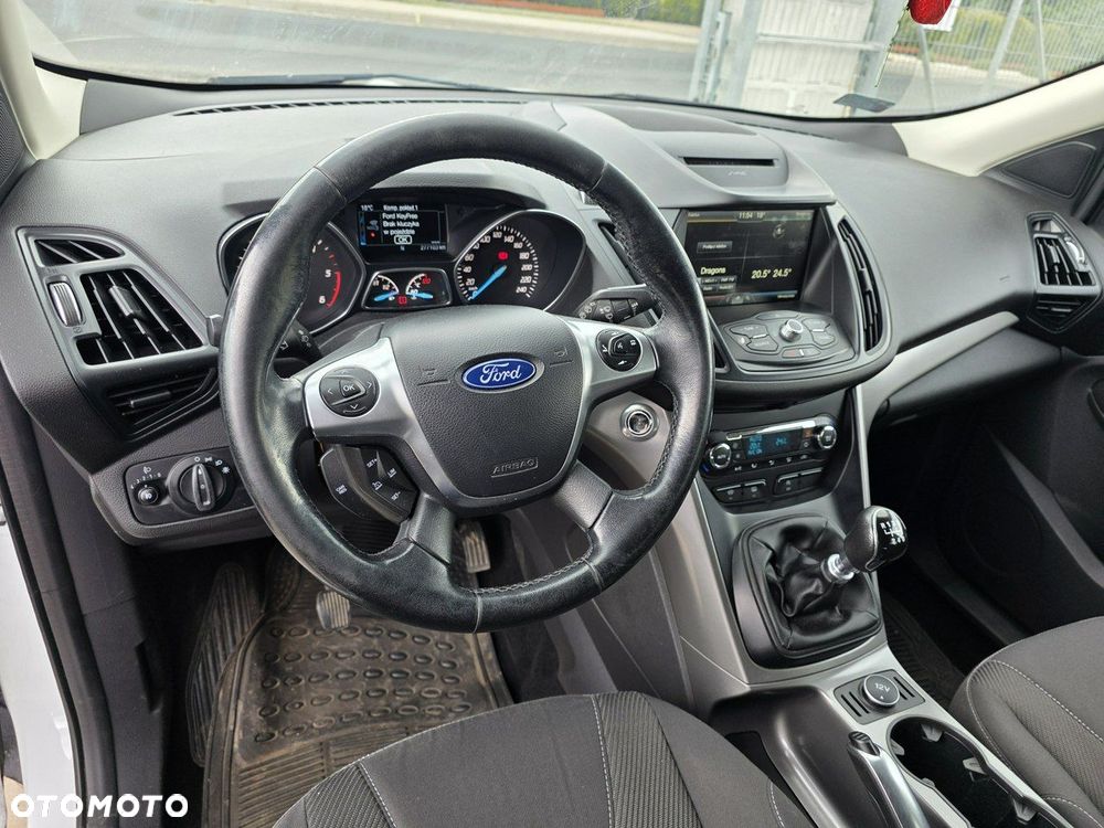 Ford Kuga 2.0 TDCi 2x4 Titanium - 29