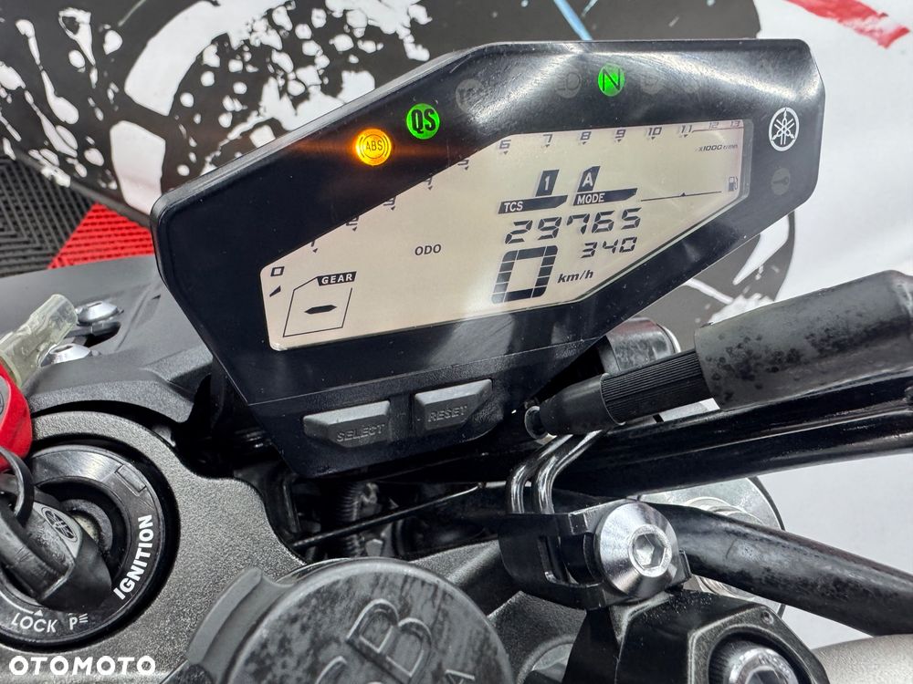 Yamaha MT - 24