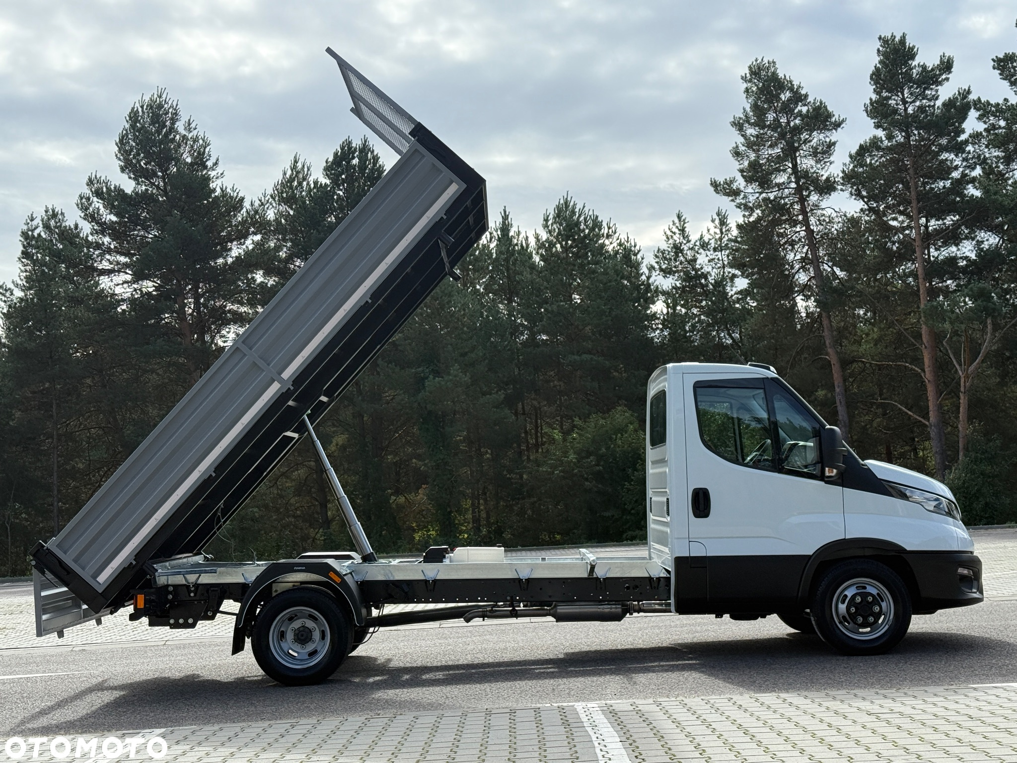 Iveco DAILY 35-180 3.0 HPI 180KM WYWROTKA 3-stronna ! 78 tyś km! Resor +Poduszka! HAK!!! - 23