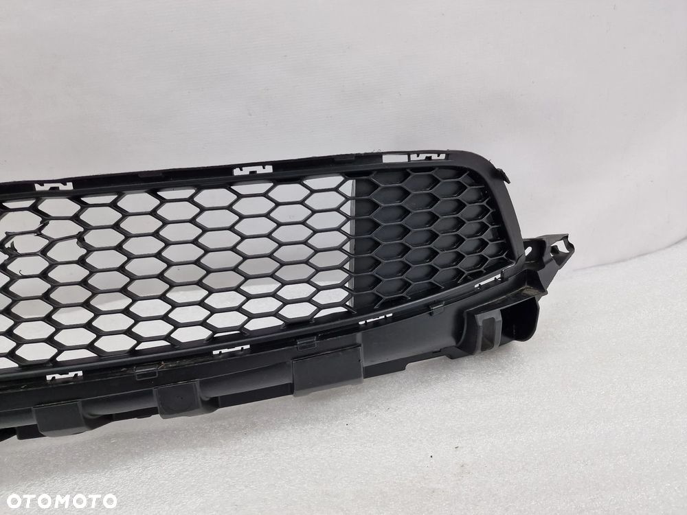 RENAULT TRAFIC 3 III 14- KRATKA ŚRODKOWA ZDERZAKA PRZEDNIEGO PRZÓD , NR 622544919R , NR AUKCJI KR404 - 9