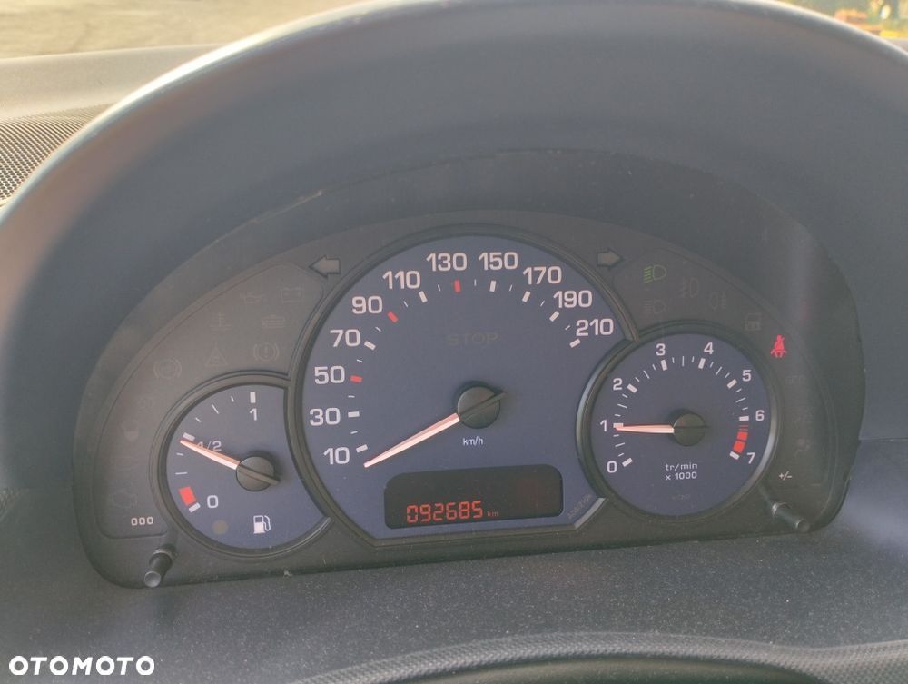Peugeot 1007 - 8