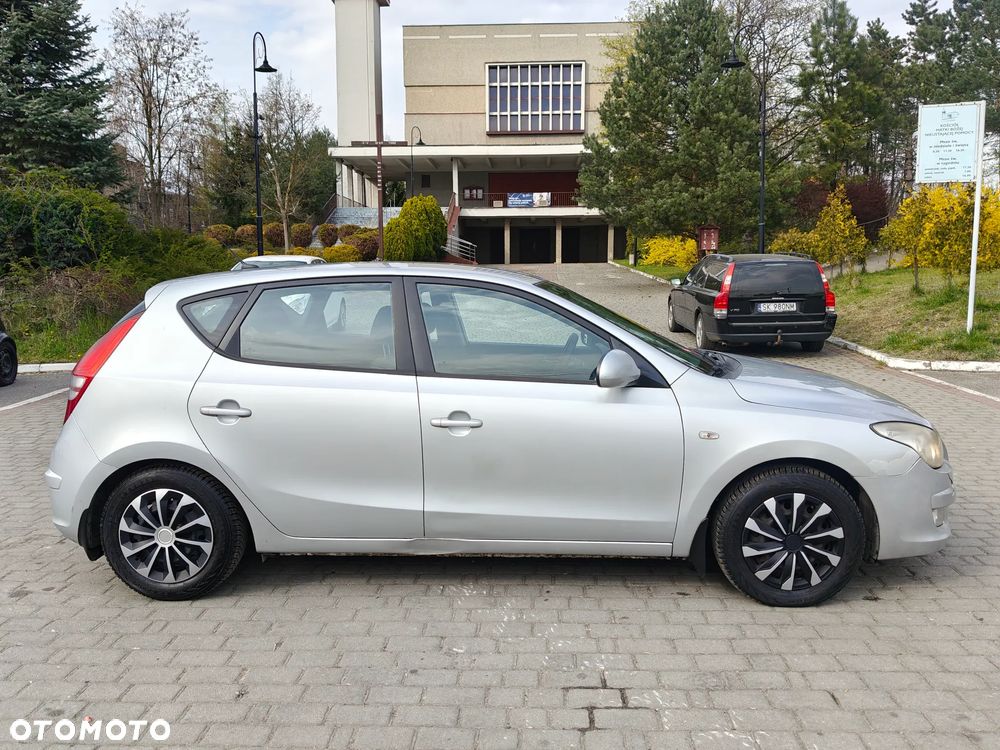 Hyundai i30 1.4 Classic + - 9