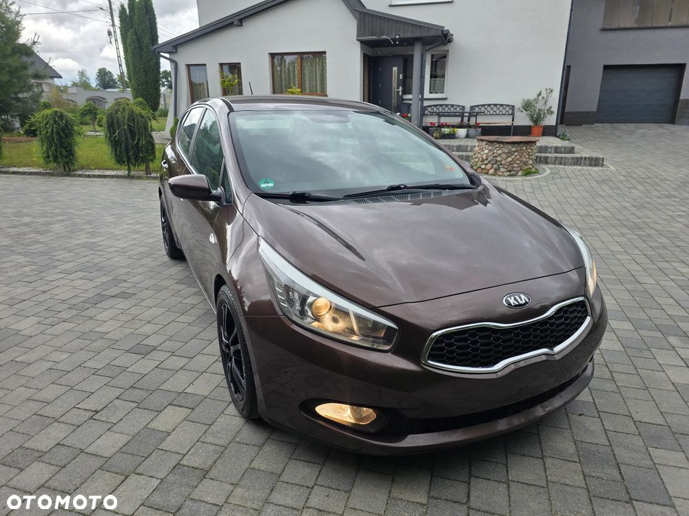 Kia Ceed 1.6 GDI Dream-Team Edition - 6