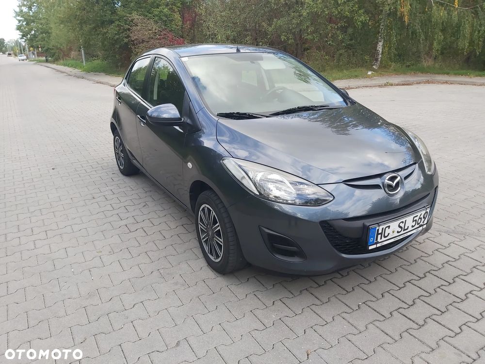 Mazda 2 2011 photo 2