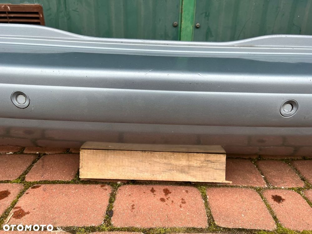 Zderzak tylny TYŁ PEUGEOT 5008 4x PDC Kod lakieru: KGYC - 3