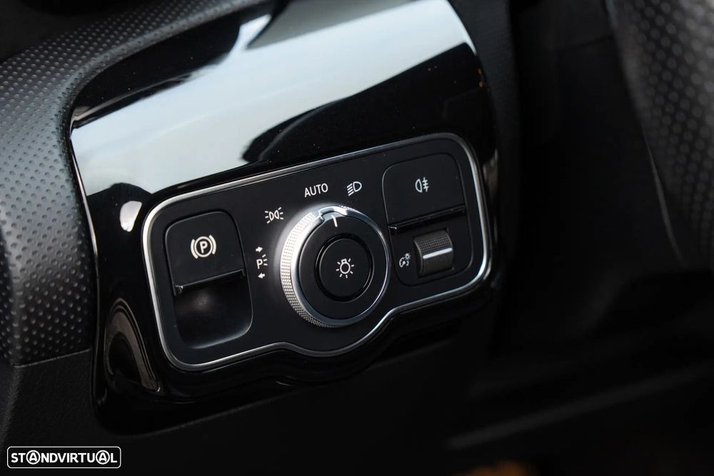 Mercedes-Benz CLA 180 - 17