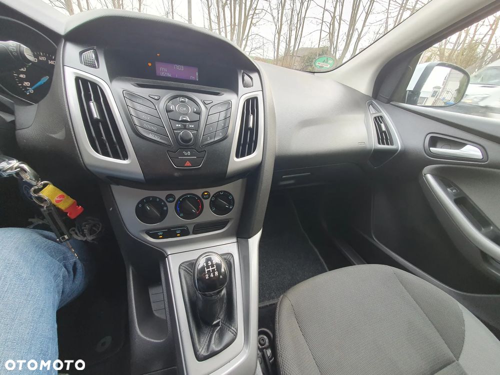 Ford Focus 1.6 TI-VCT Ambiente - 19