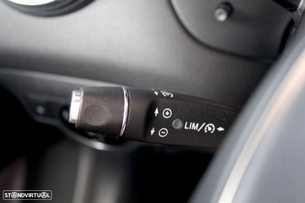 Mercedes-Benz CLA 180 d BlueEFFICIENCY Edition - 20