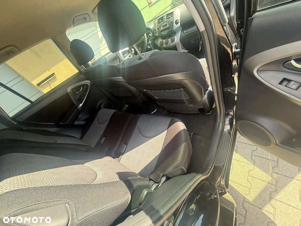 Toyota RAV4 - 16