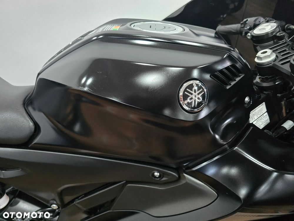 Yamaha YZF - 17