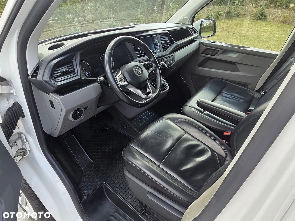 Volkswagen Caravelle 2.0 TDI L2 Comfortline DSG - 2