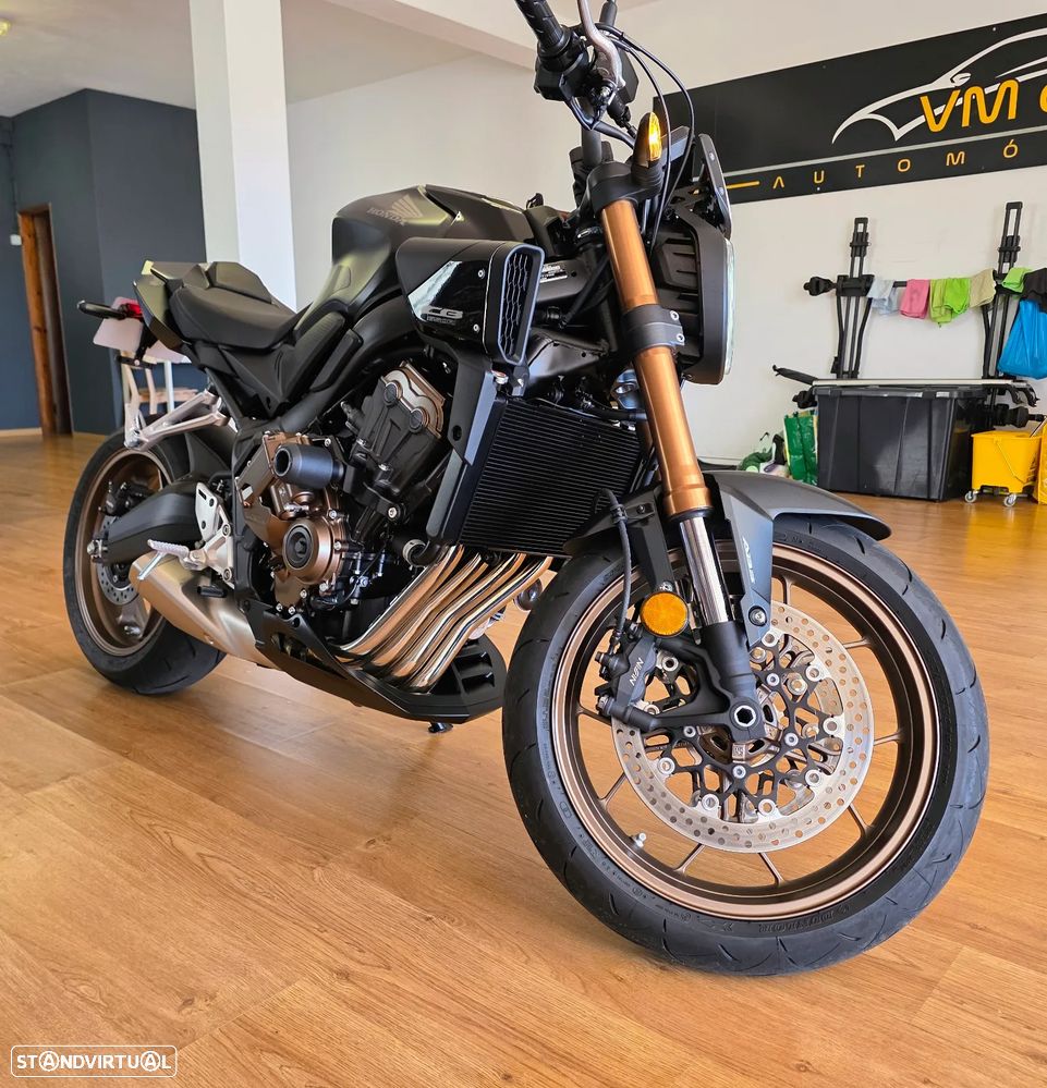 Honda CB R - 7