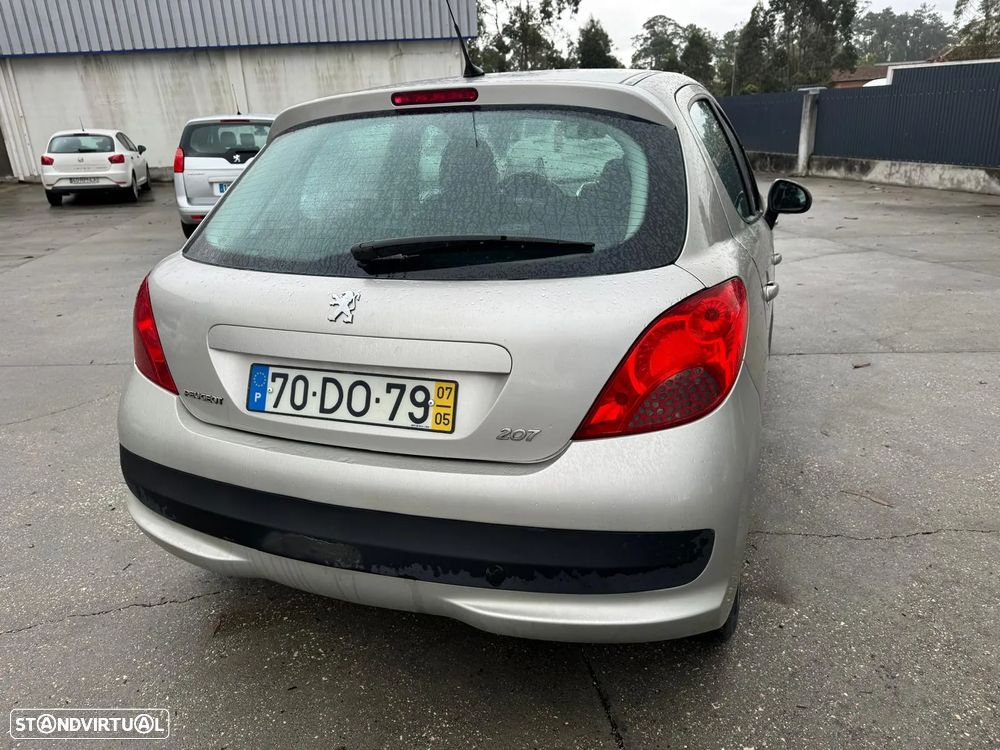 Peugeot 207 - 4