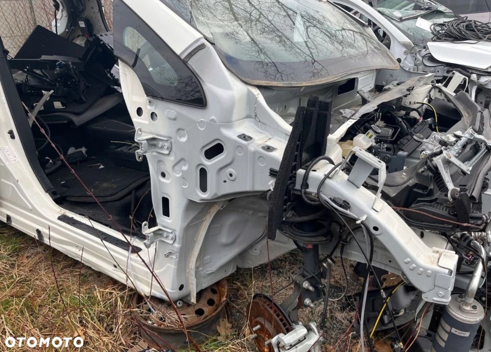 ĆWIARTKA PRAWY PRZÓD NISSAN LEAF ZE1 II 2 RÓŻNE KOLORY - 1