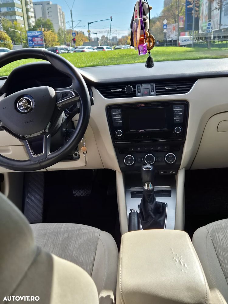 Skoda Octavia 1.6 TDI Ambiente DSG - 7