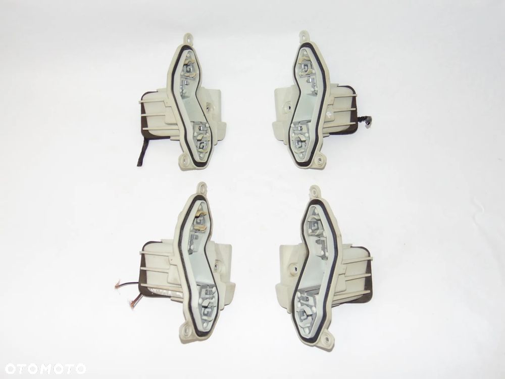 Wkład lampy tylny tył lewy prawy oprawka Opel Vectra C kombi 02-05r - 24