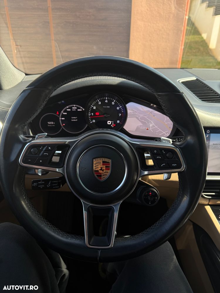 Porsche Cayenne Standard - 22
