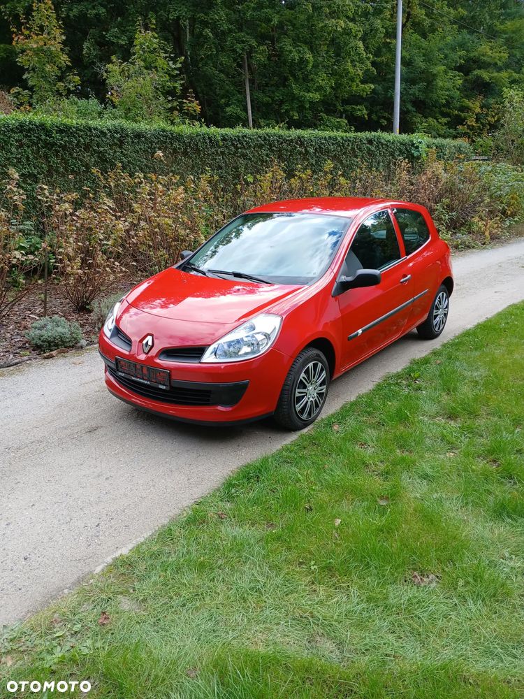 Renault Clio - 1