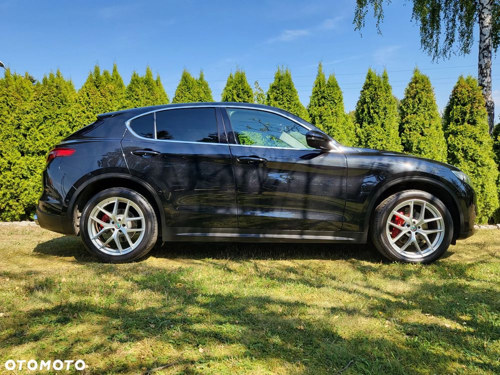 Alfa Romeo Stelvio 2.0 Turbo 16V AT8-Q4 First Edition - 4