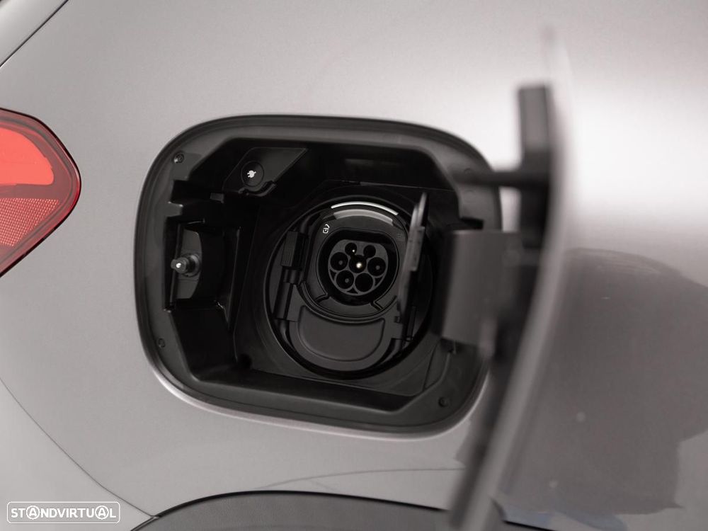 Mercedes-Benz GLA 250 e Progressive - 16