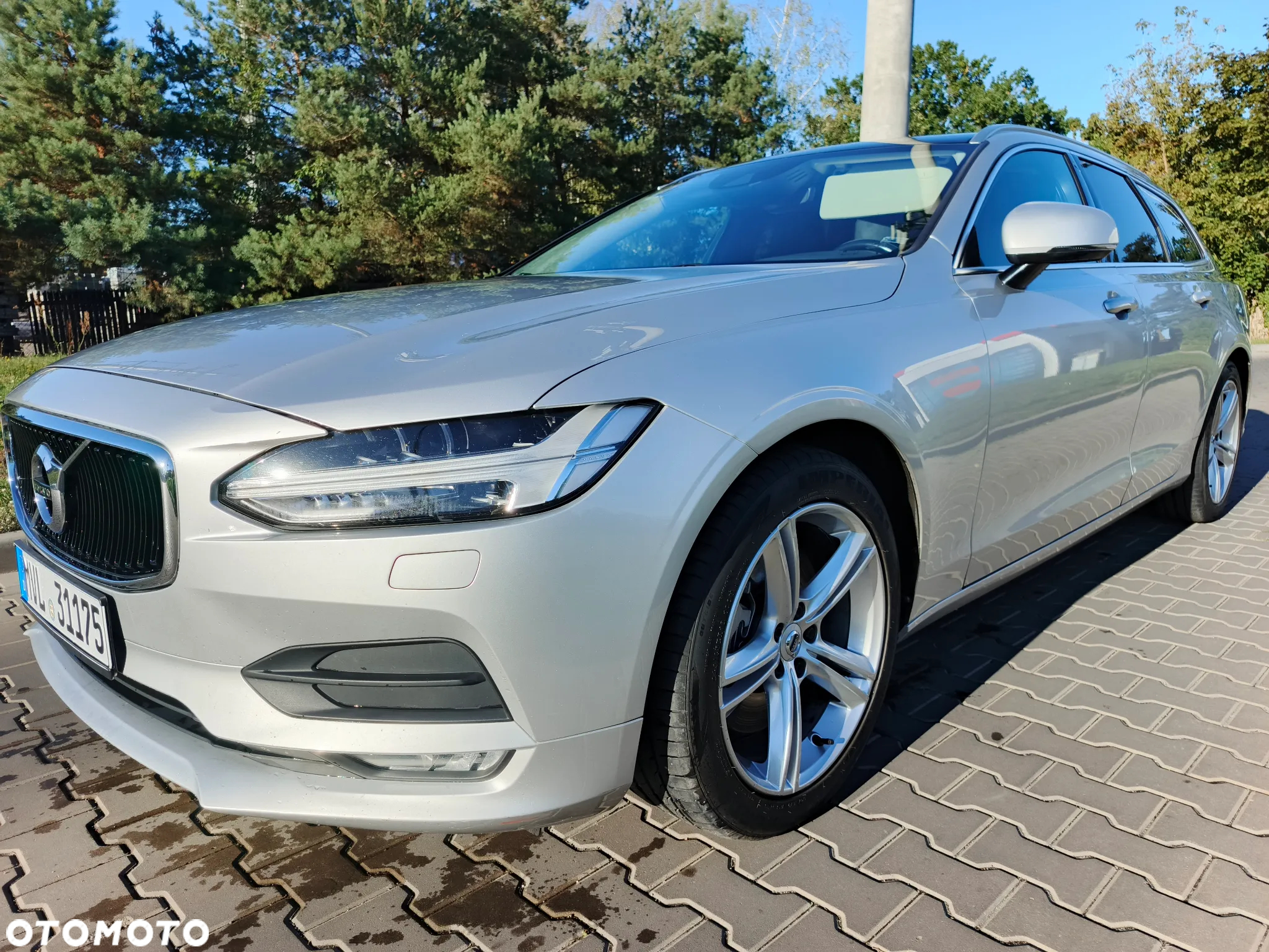 Volvo V90 D5 AWD Momentum - 2