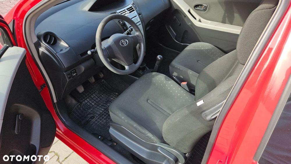Toyota Yaris 1.0 VVT-i - 9