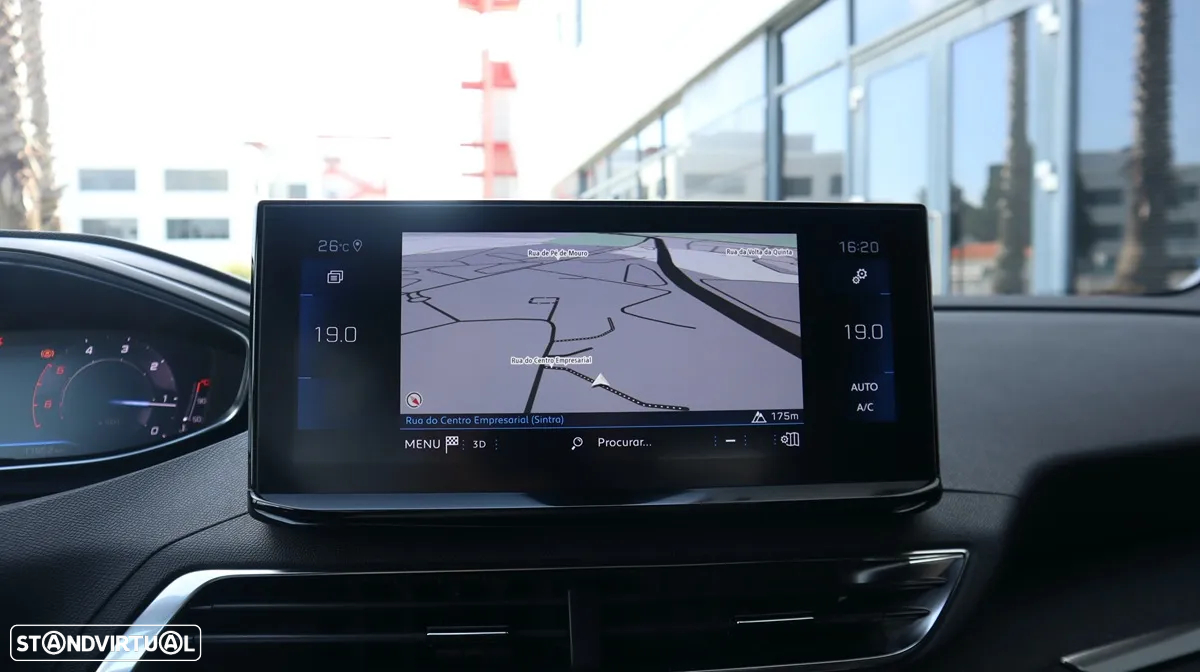 Peugeot 5008 1.5 BlueHDi Allure Pack EAT8 - 27