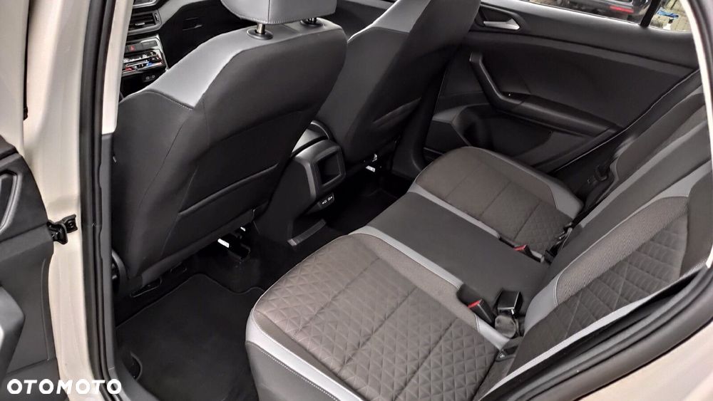 Volkswagen T-Cross - 10