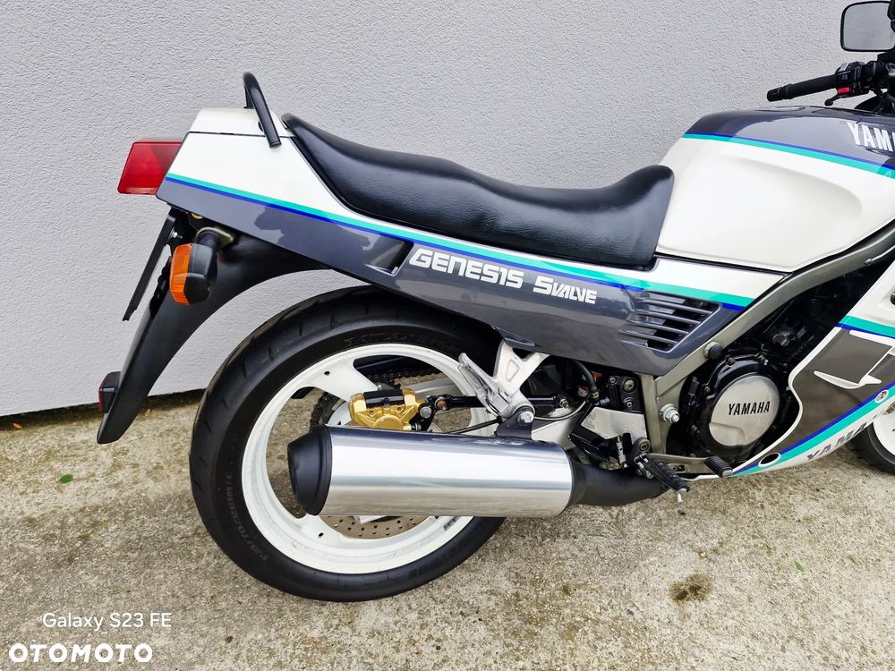 Yamaha FZ - 24