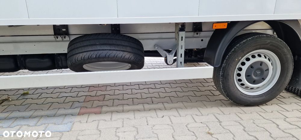 Mercedes-Benz Sprinter - 10