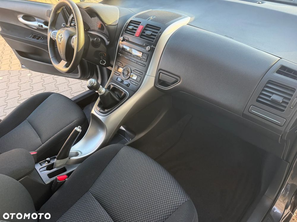 Toyota Auris - 22