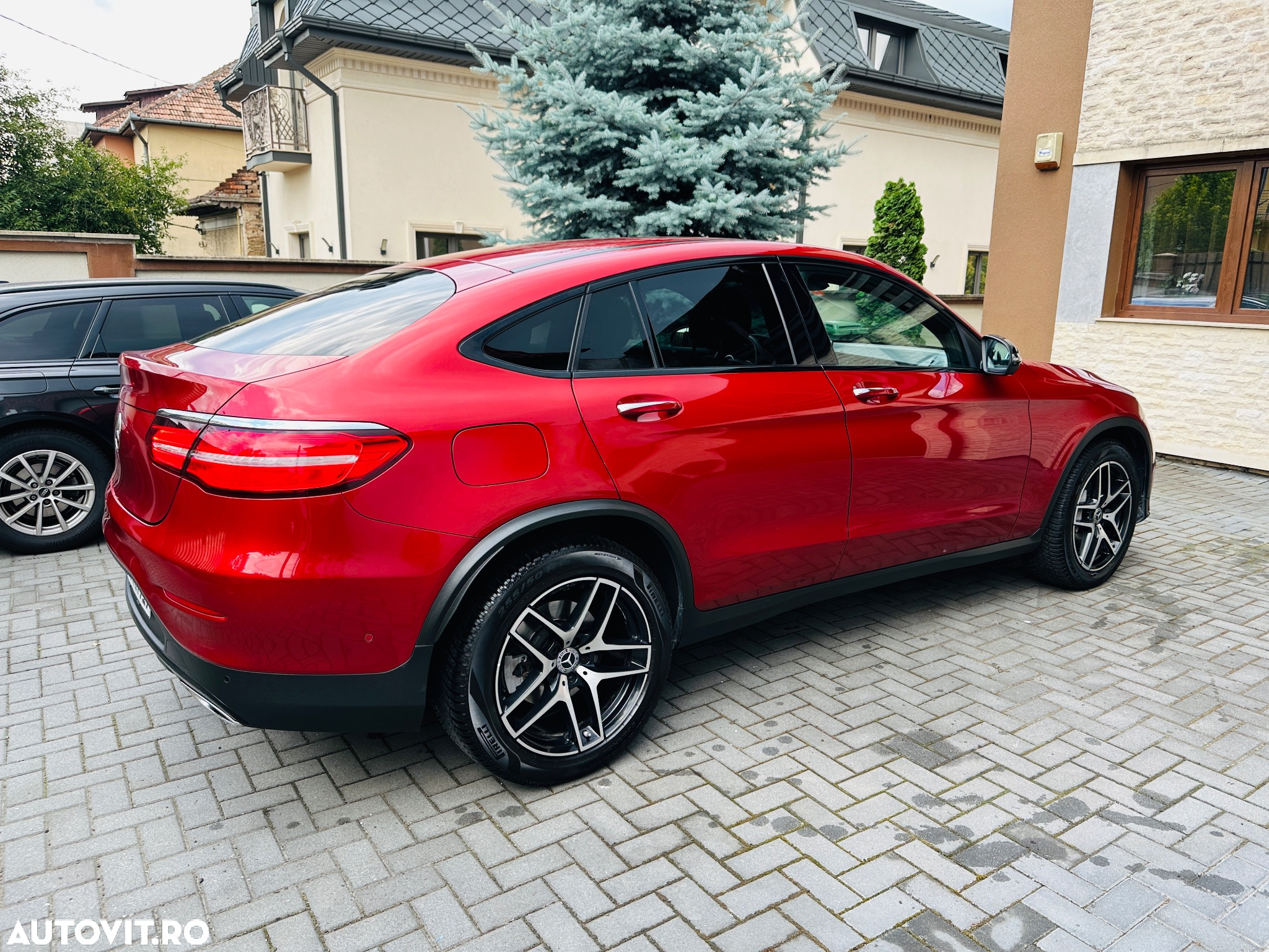 Mercedes-Benz GLC Coupe 250 4Matic 9G-TRONIC AMG Line - 3