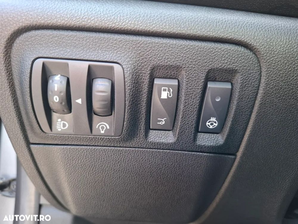 Renault Megane TCe 140 GPF Techno - 22