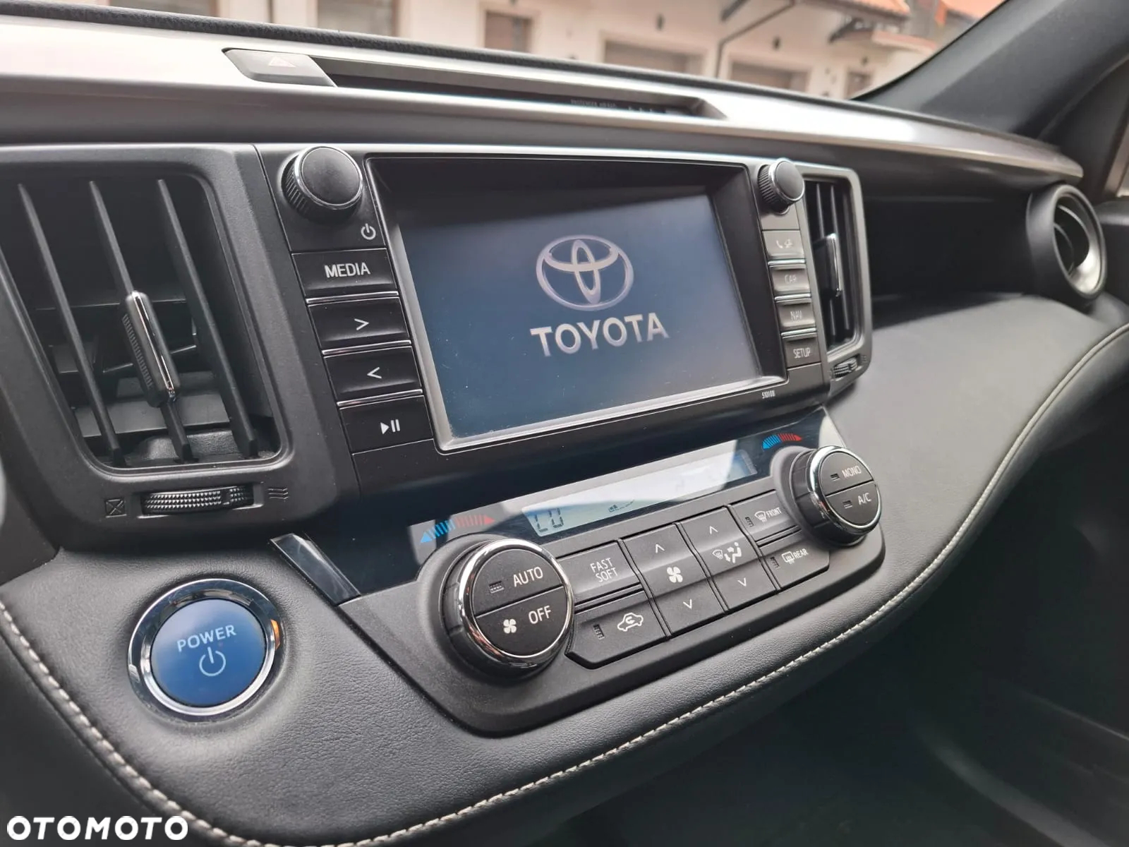 Toyota RAV4 Hybrid Selection 4x2 - 17