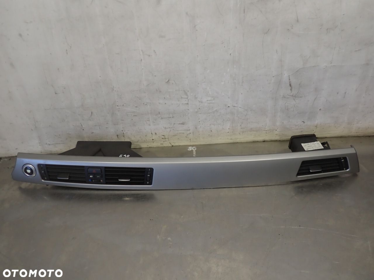 DEKOR KONSOLI KRATKA NAWIEWU BMW E90 320I 6924082A  7132845 - 1