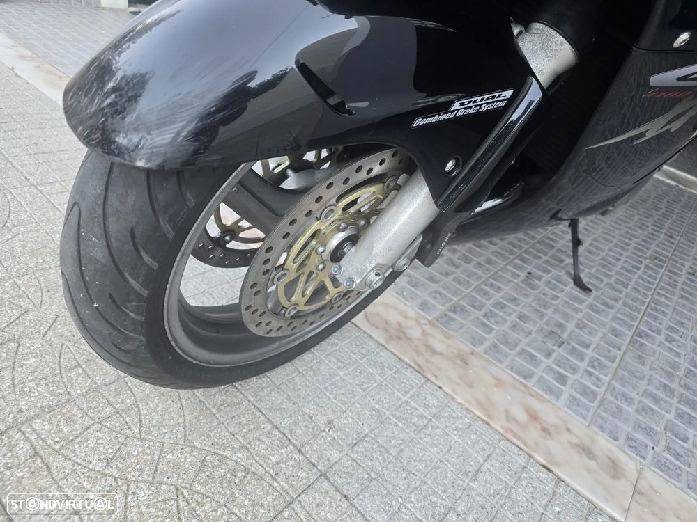Honda CBR 1100 XX - 3