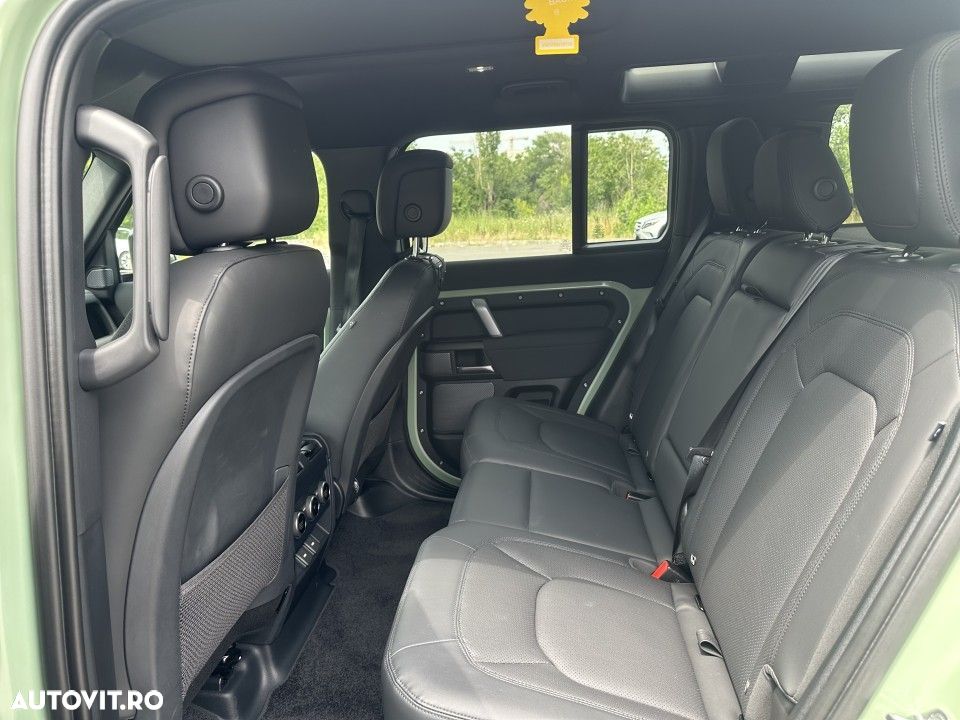 Land Rover Defender - 28