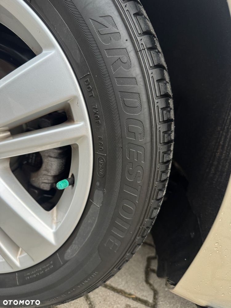 Volkswagen Jetta - 34