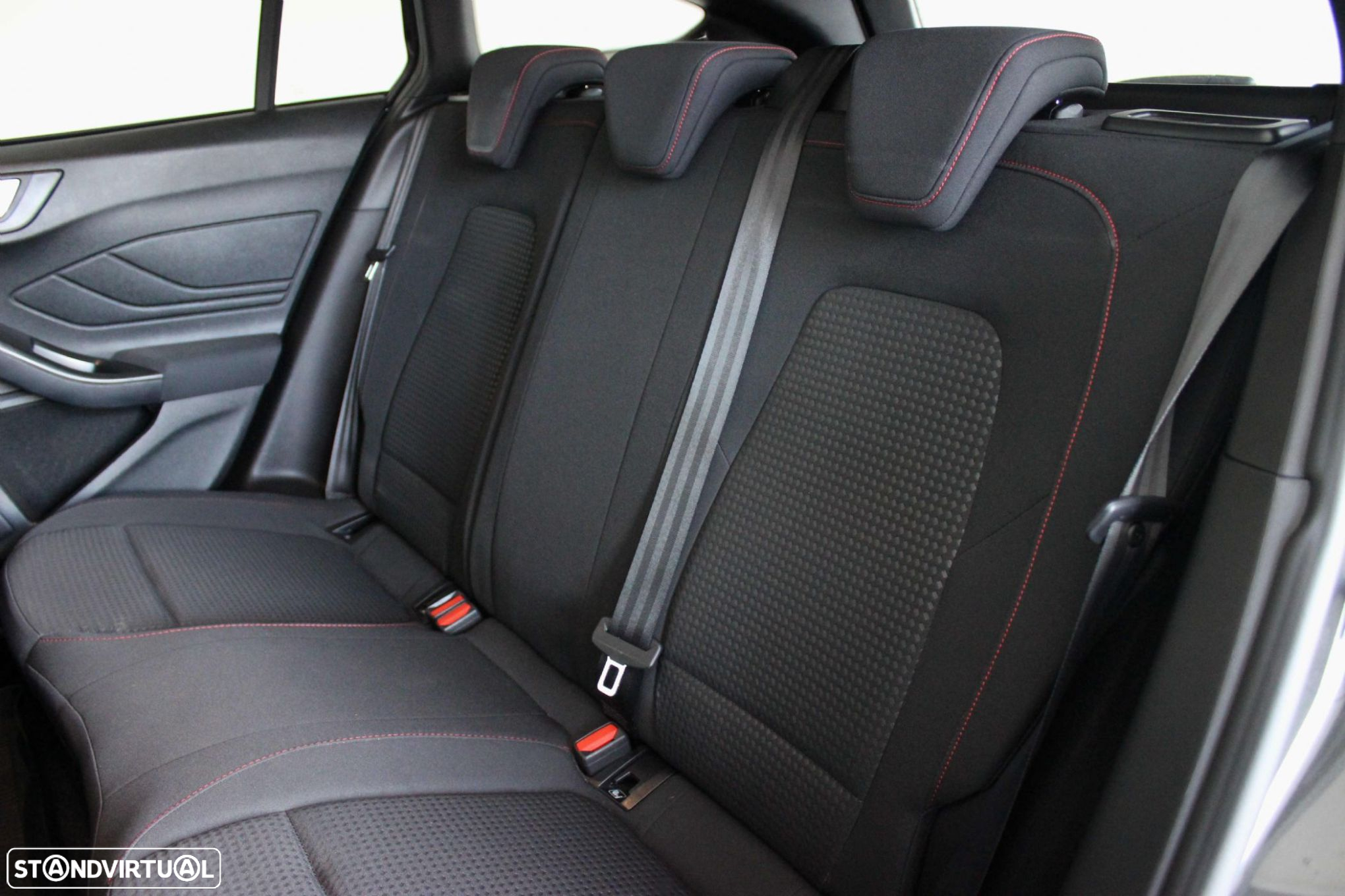 Ford Focus SW 1.0 EcoBoost ST-Line - 34