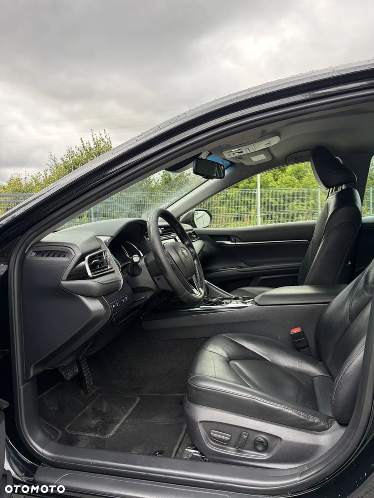 Toyota Camry Business Edition - 9