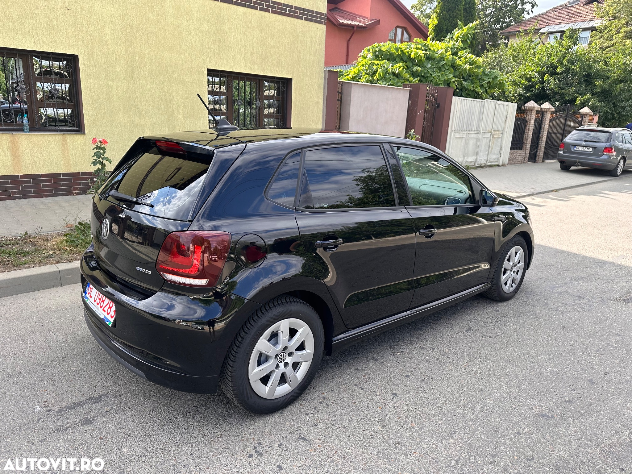 Volkswagen Polo - 2