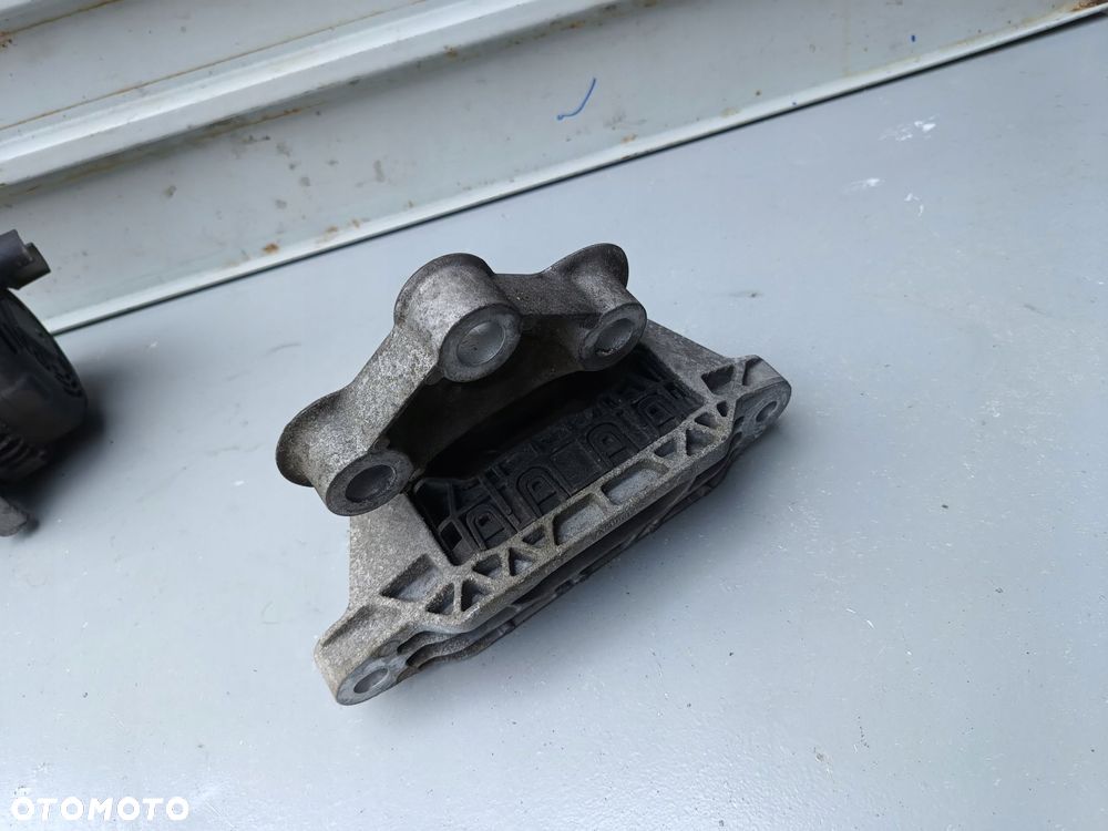 opel insignia b 17r-> 1.6 cdti łapa poduszka skrzyni biegów 84163337 - 4