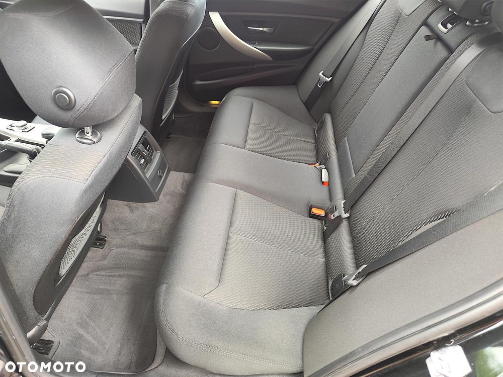 BMW Seria 3 - 18