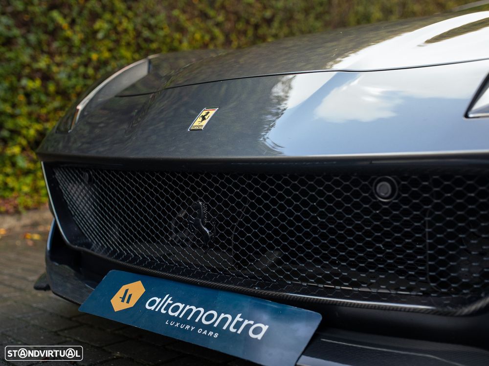 Ferrari 812 Superfast Standard - 8
