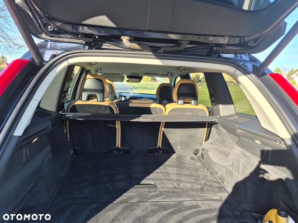 Volvo XC 90 D5 AWD Momentum - 2