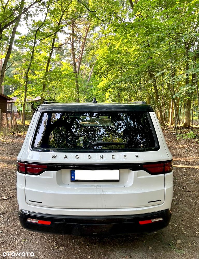 Jeep Wagoneer - 19