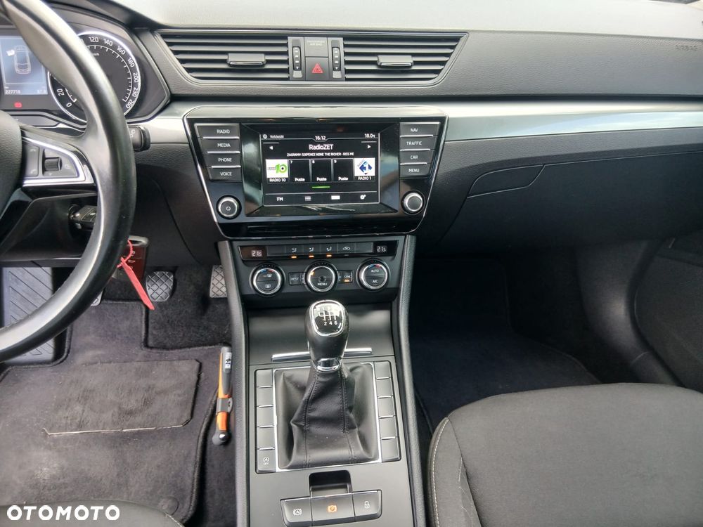 Skoda Superb 1.6 TDI Style - 25