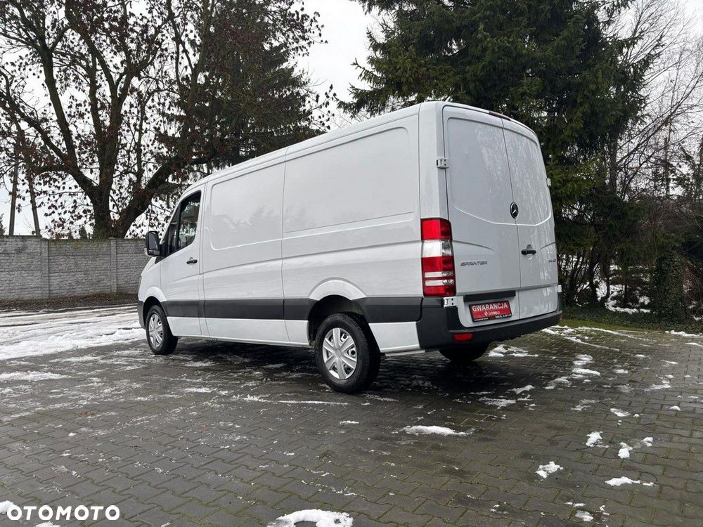 Mercedes-Benz Sprinter - 2