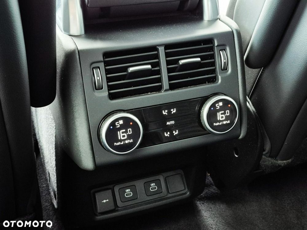 Land Rover Discovery 3.0 D250 mHEV Dynamic SE - 24