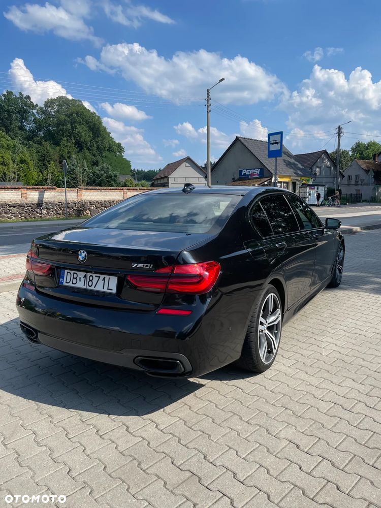 BMW Seria 7 750Li - 5